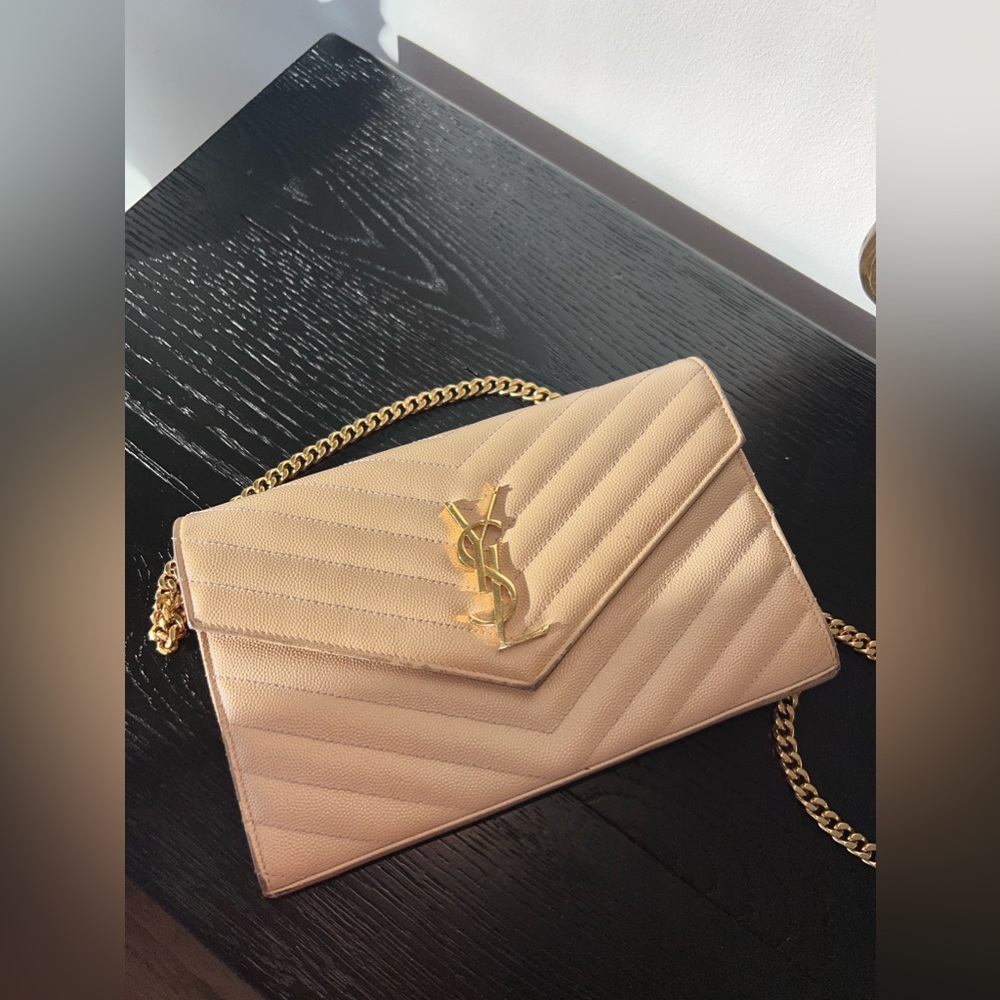 YSL CASSANDRE MATELASSÉ CHAIN WALLET IN GRAIN DE POUDRE EMBOSSED LEATHER
